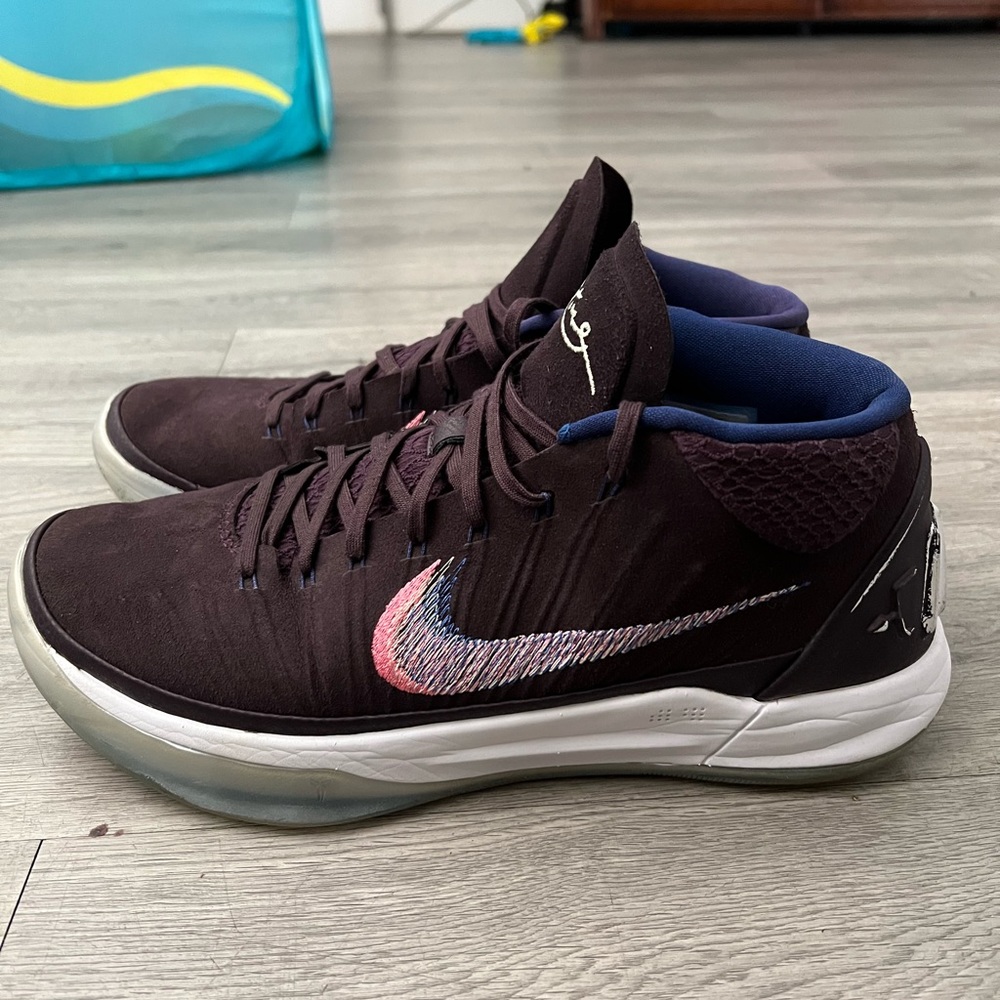 Kobe AD Mid “Port Wine”